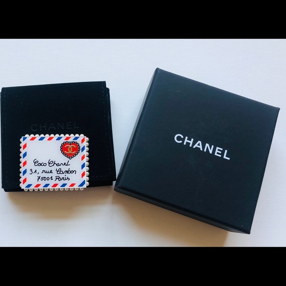 chanel envelope